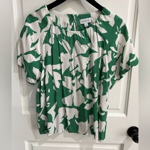 Evereve Green and White Leaf Print Blouse